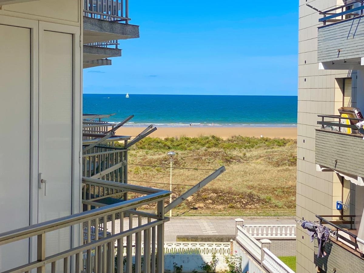 Piso Primera Linea De Playa Laredo Exterior foto